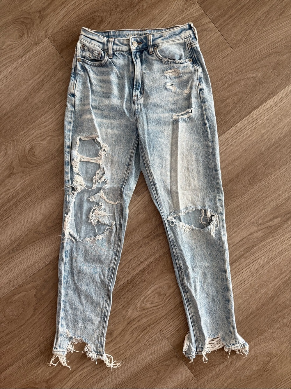 American Eagle Outfitters Light Blue Distressed Ankle Jeans